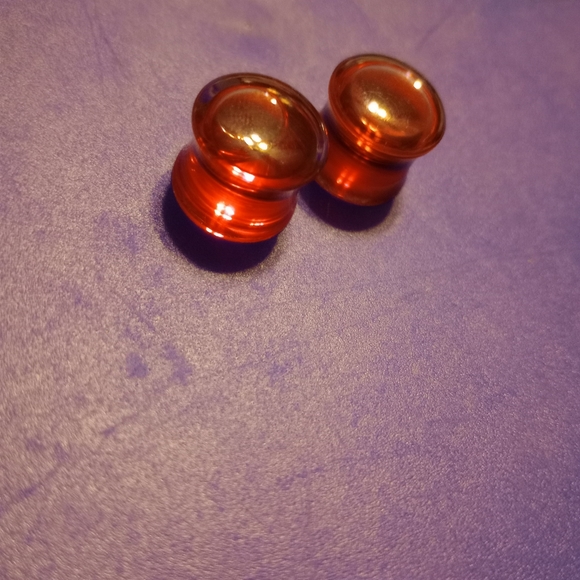 11MM (7/16IN) CLEAR ACRYLIC WITH RED LIQUID PLUGS - Picture 2 of 5